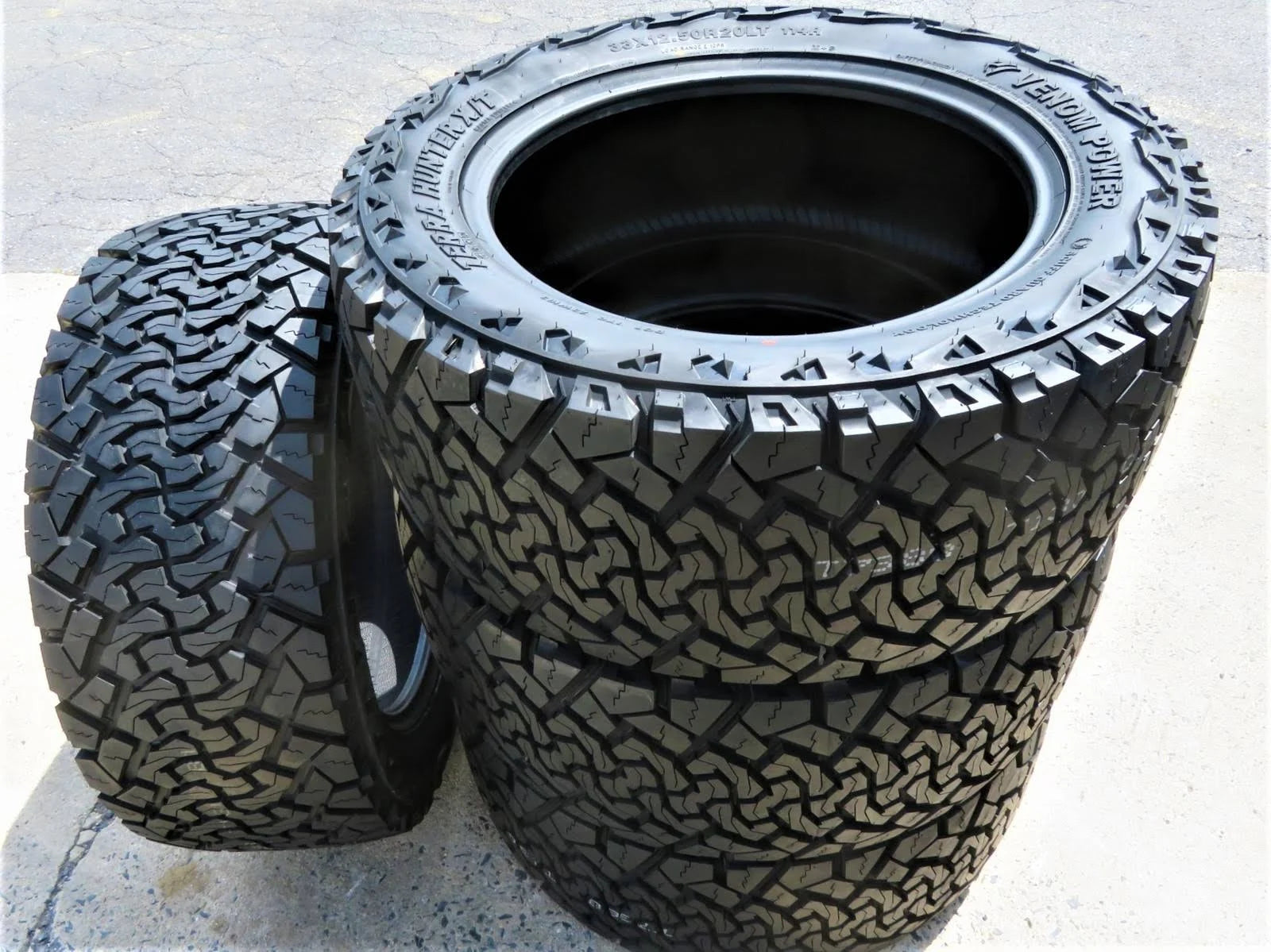 35X12.50R22 12 Ply Tire P57984