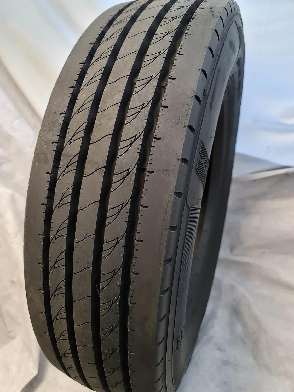 225/70R19.5 Tire, 128/126M, LR G G666603