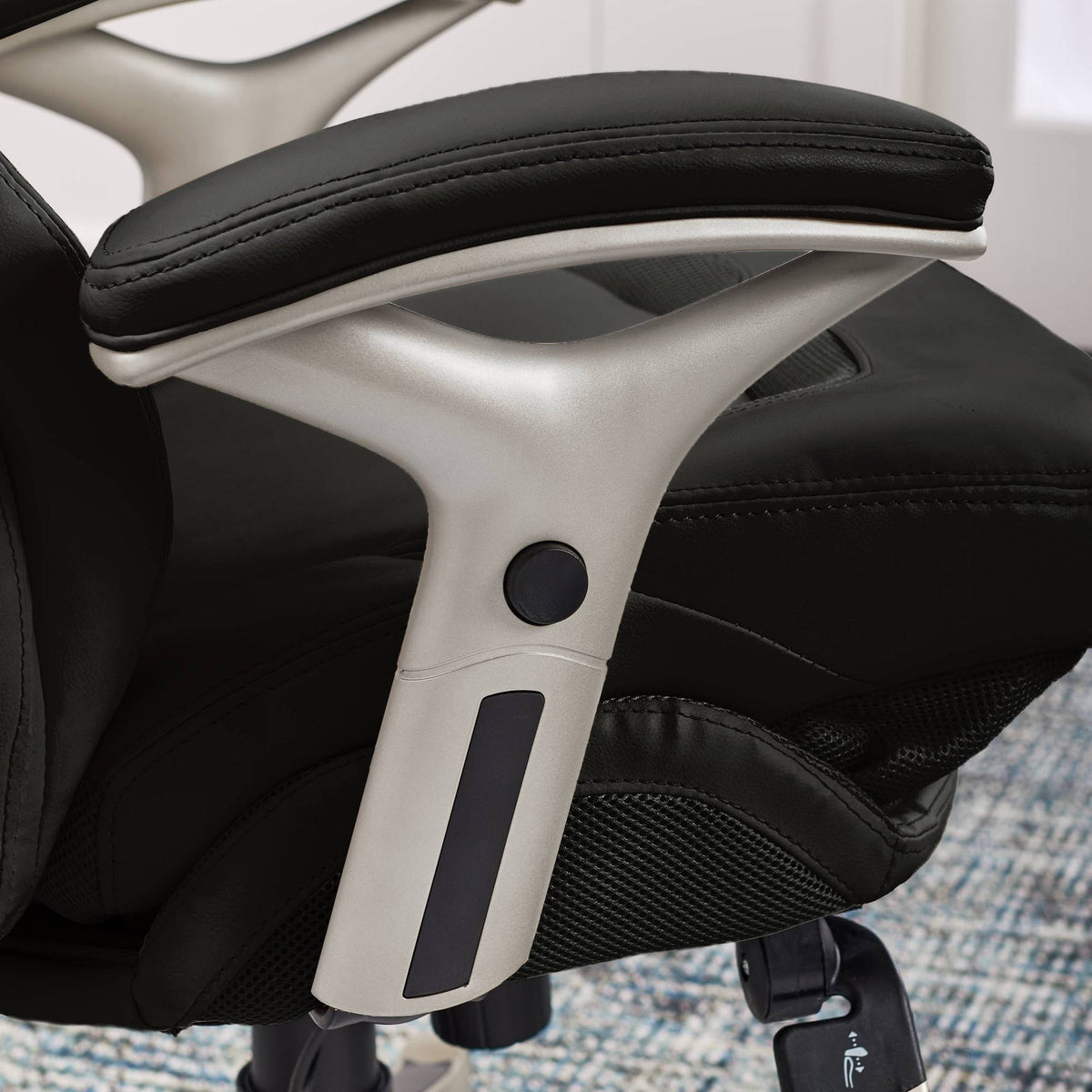 Black Office Chair H633