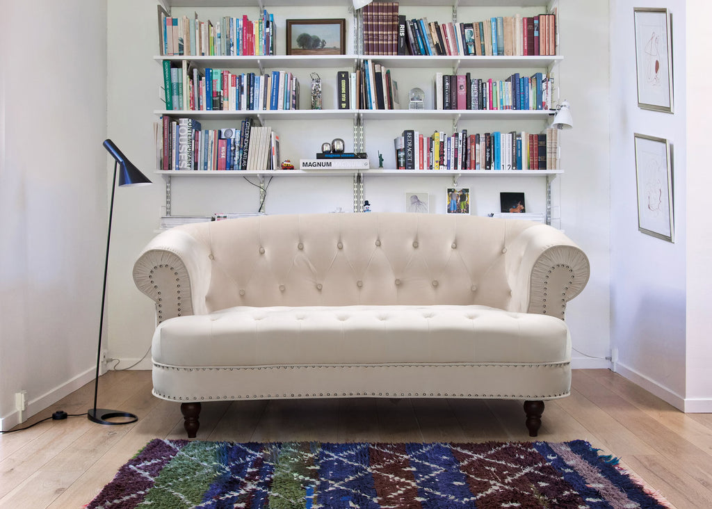 Chesterfield Loveseat F8820