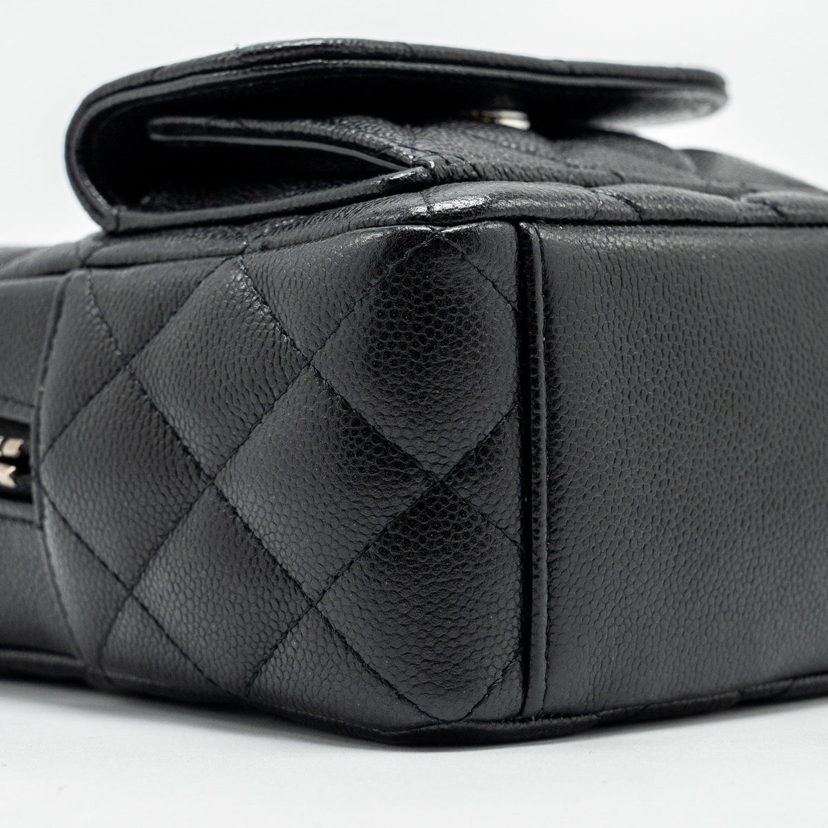24P MINI BACKPACK/CROSSBODY BAG CAVIAR BLACK SHW (MICROCHIP)