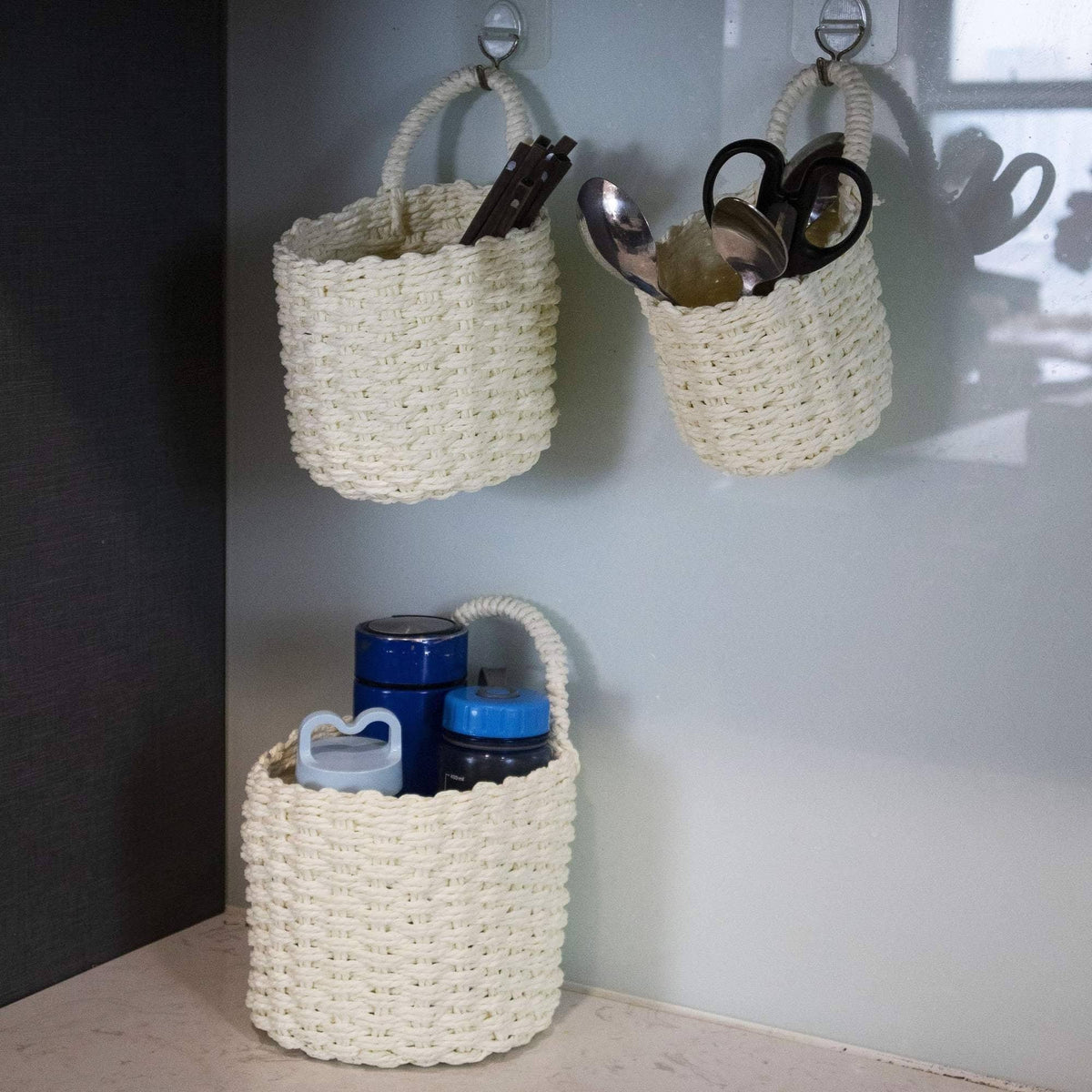 White Woven Wall Hanging Baskets Y1060