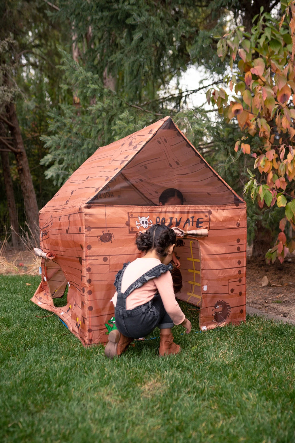 Brown Clubhouse Tent F160