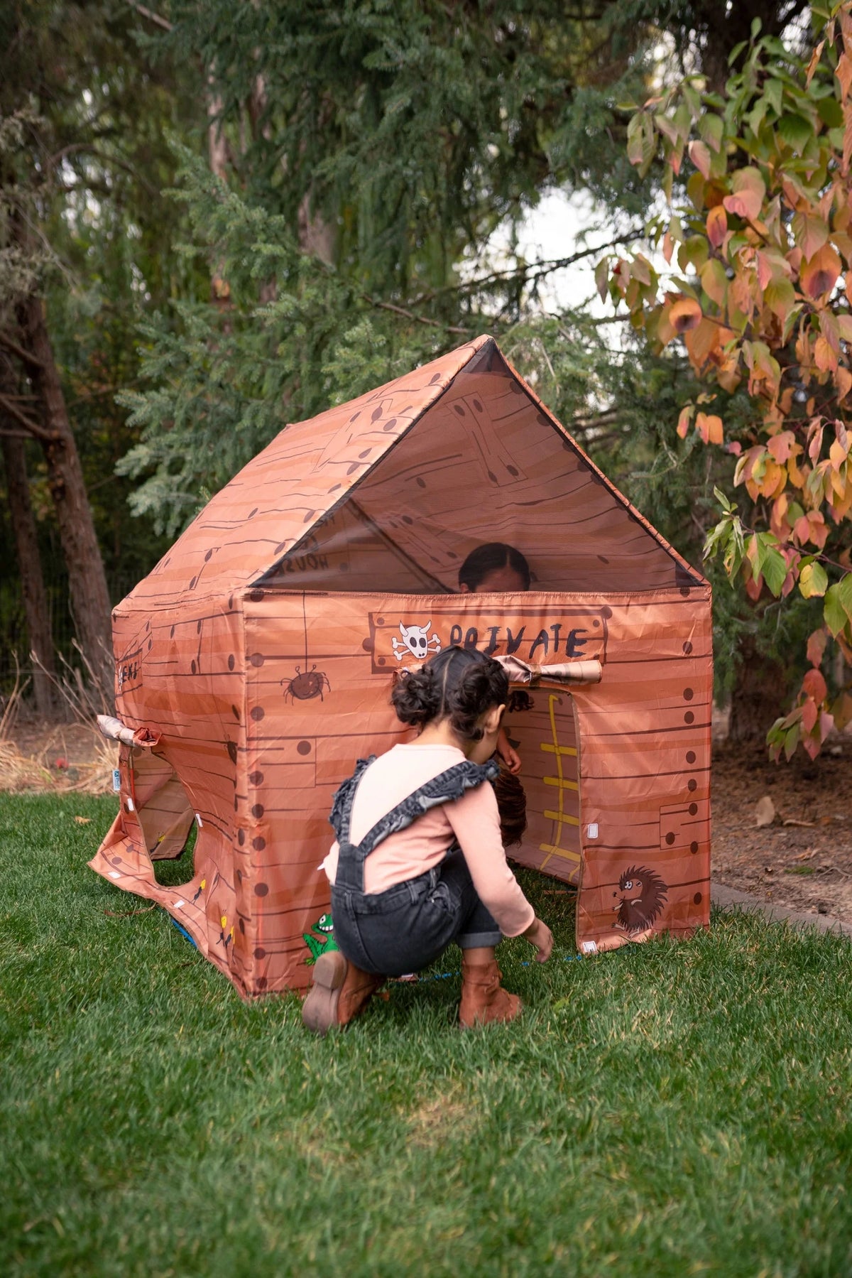 Brown Clubhouse Tent F160