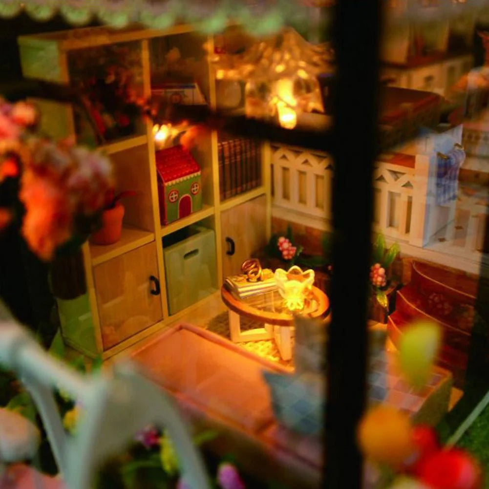 DIY Sweet Wooden Miniature Dollhouse Model House Toy R949