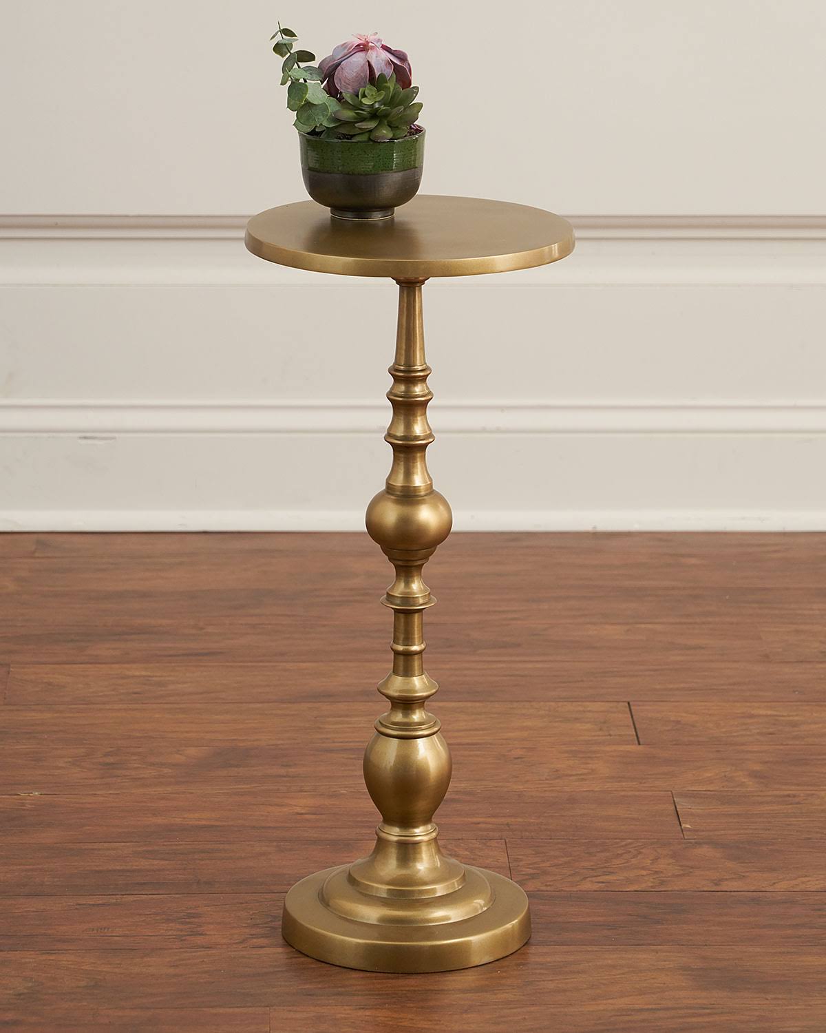 Calhoun End Table Z33570